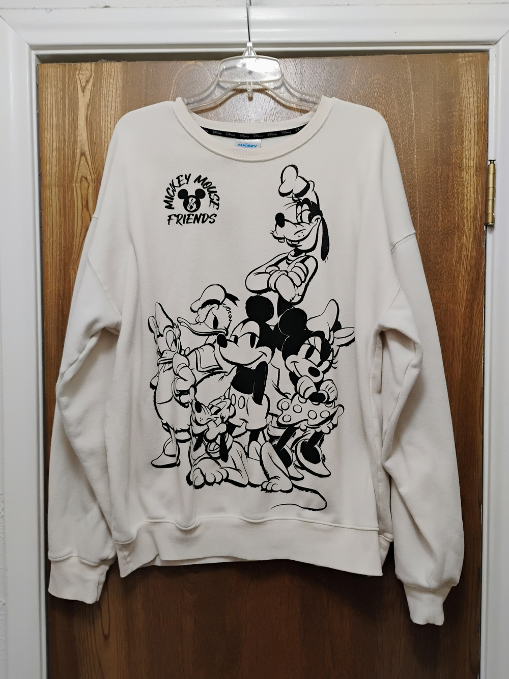 Ladies Mickey & Friends Mickey Mouse Gray Crew Neck Pullover Sweatshirt. Size XL